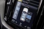 Volvo XC60 D4 Inscription 2017 года (UK)
